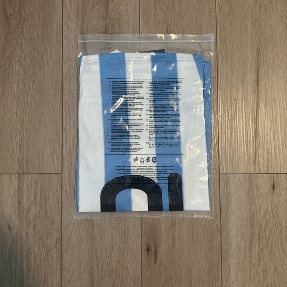 Argentina Messi Jersey 2010 Blue - Picture 5 of 6